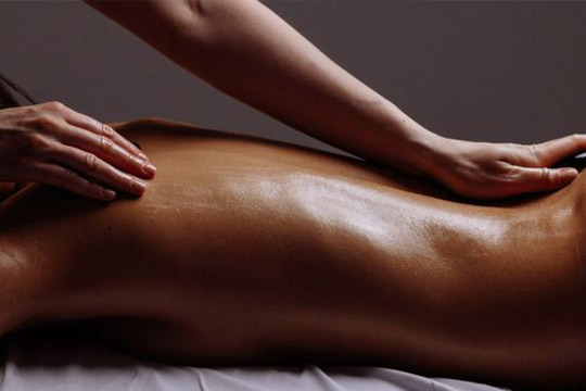 Sensual massage is taken place at a hotel in Heathrow